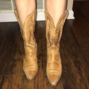 Cowboy boots size 7